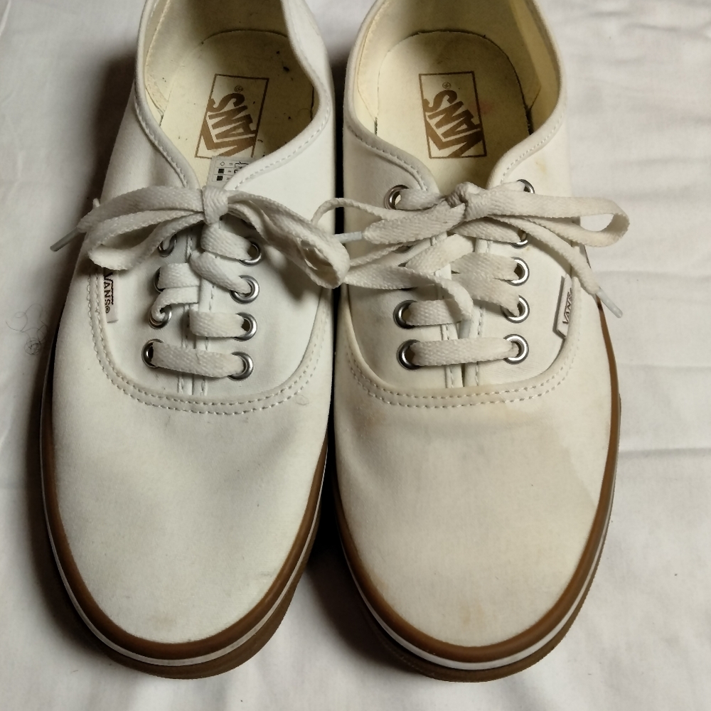 Vans Shoes unisex Cream)  Lace ups Sz 9.5 men /women 11. --UK 8.5 Europe 42.5